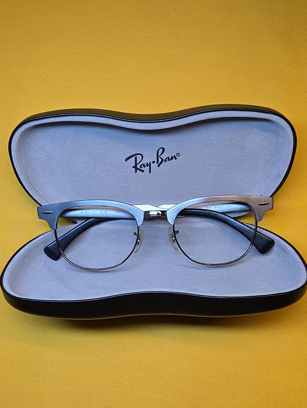 Ray-Ban ▪︎ Clubmaster Asthetic ▪ Brushed Gunmetal Finish ▪︎ Gently used w/Case